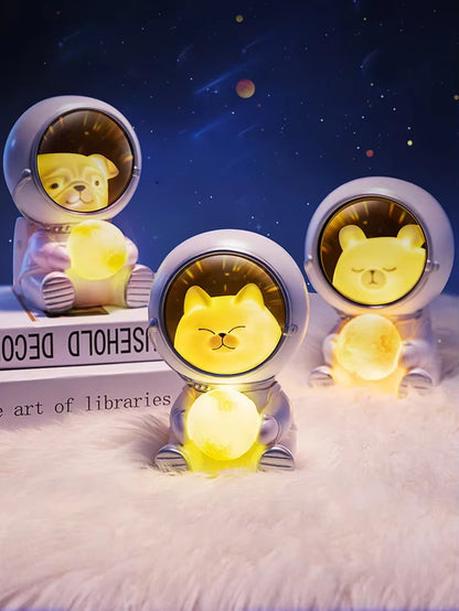 Astronaut LED Night Light - Galaxy Guardian USB Bedroom Decor