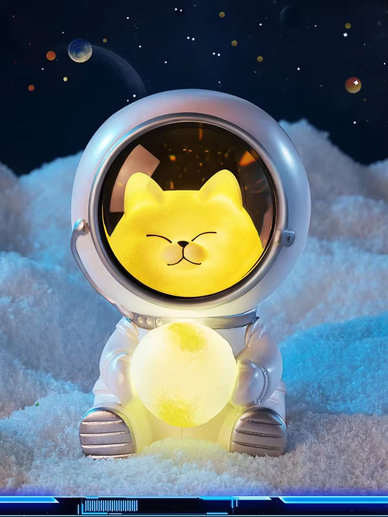 Astronaut LED Night Light - Galaxy Guardian USB Bedroom Decor